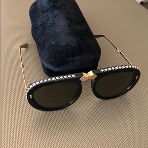 Gucci sun glasses